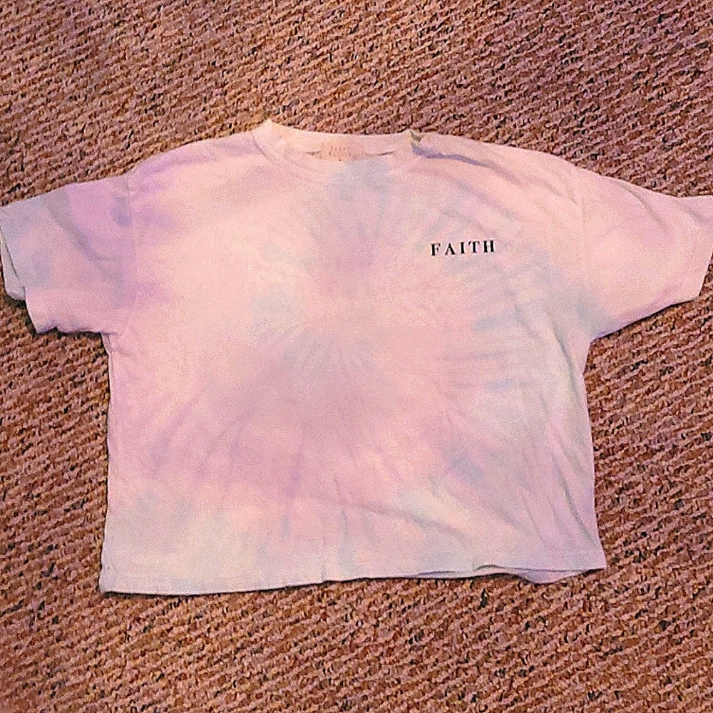 Faith tie-dye crop top with 2 Corinthians 5:7